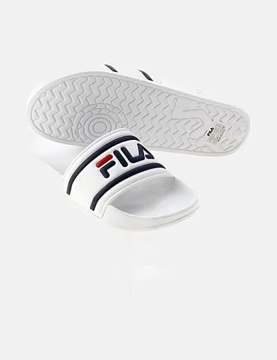 Fila Chancla blanca logo